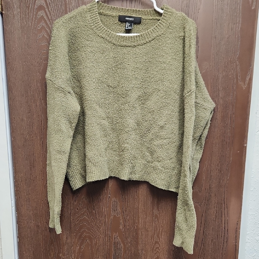 🚨2/$25 or 5/$50🚨Forever 21 Sage Green Crew Neck Sweater